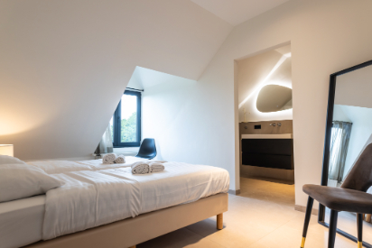 Slaapkamer en suite met eigen badkamer in EIK 9