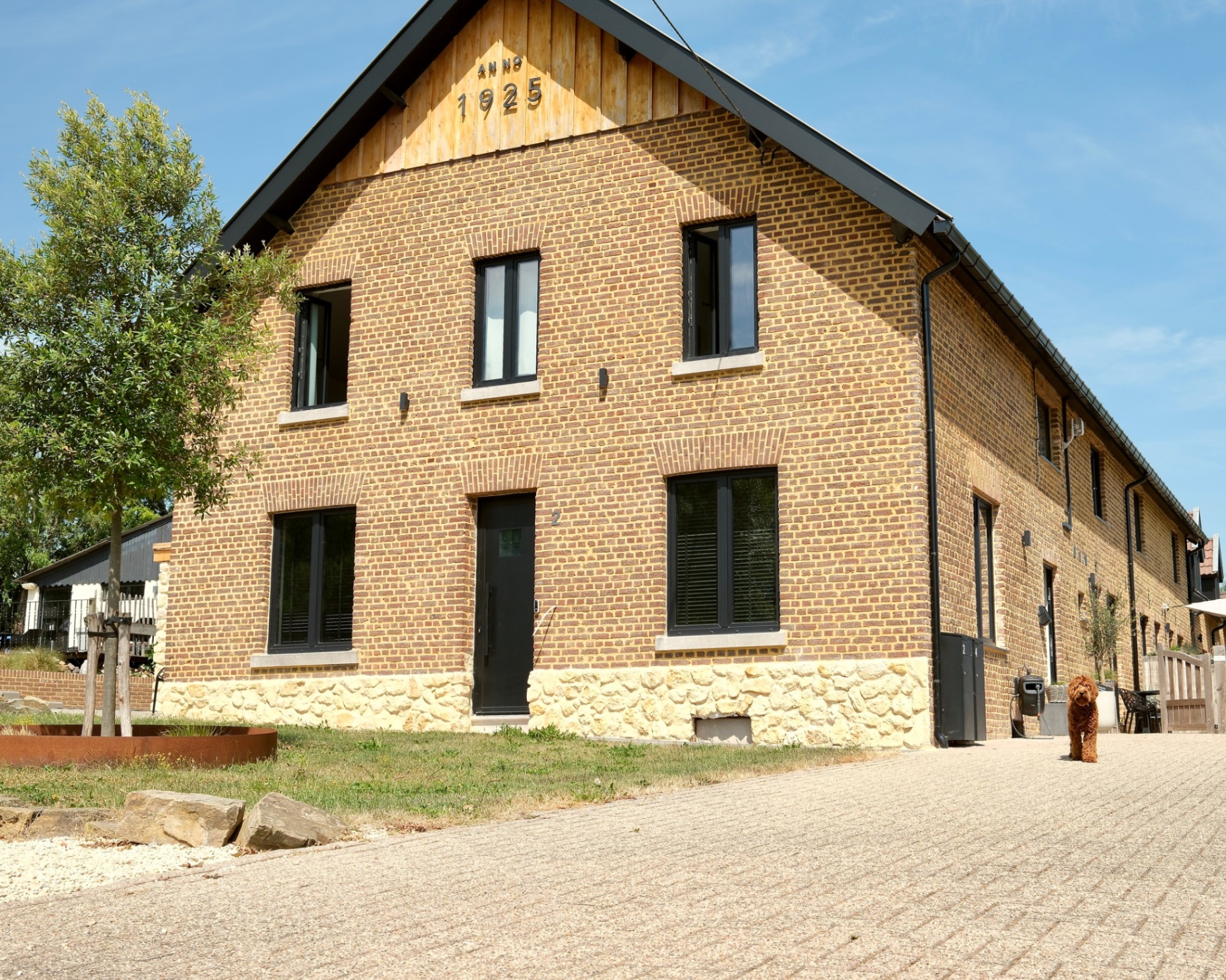 Hoeve de Eik, karakteristieke boerderij uit 1925 in Epen